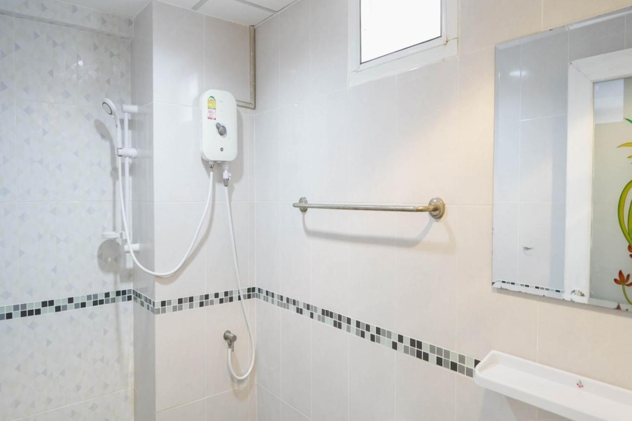 Roomquest Suvarnabhumi Ladkrabang 42 バンコク都 エクステリア 写真
